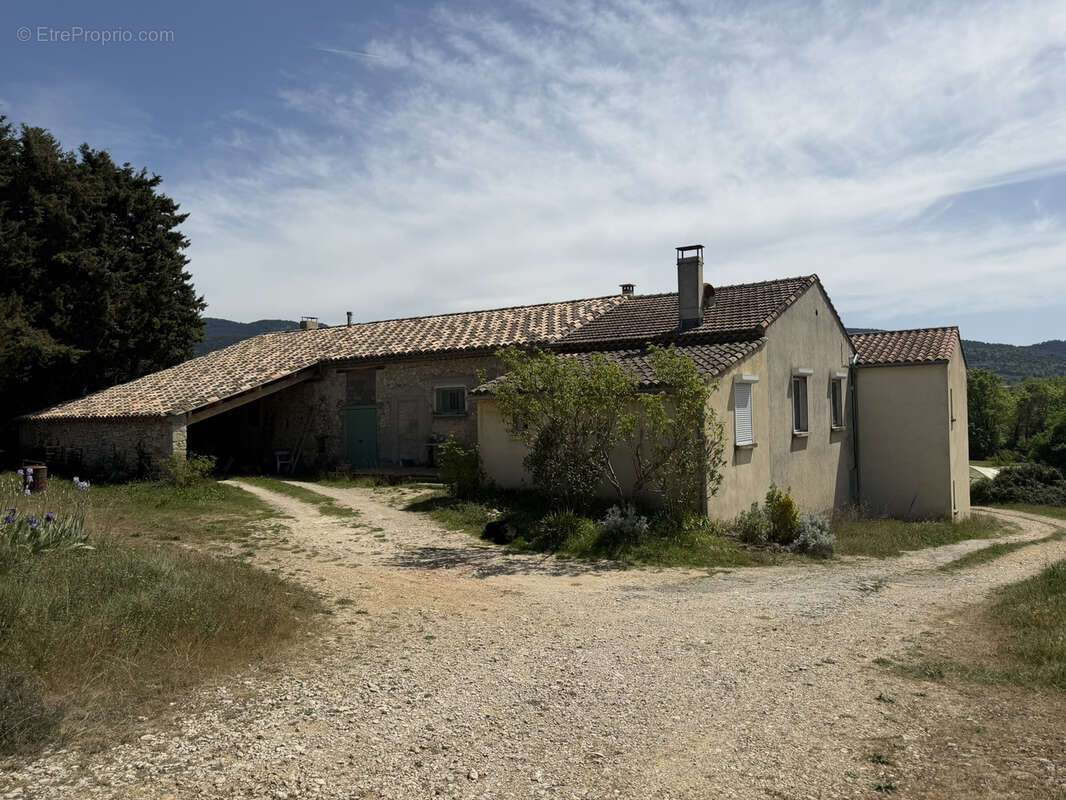 Maison à MALAUCENE