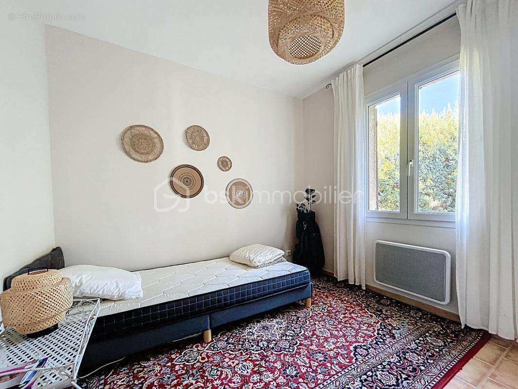 Maison de plain-pied entièrement renovée - photo 13