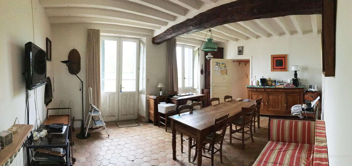 Grande maison entourée de son jardin de 5200m2 - photo 5