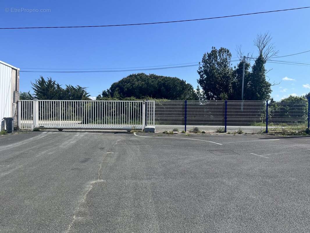 Commerce à BOURCEFRANC-LE-CHAPUS