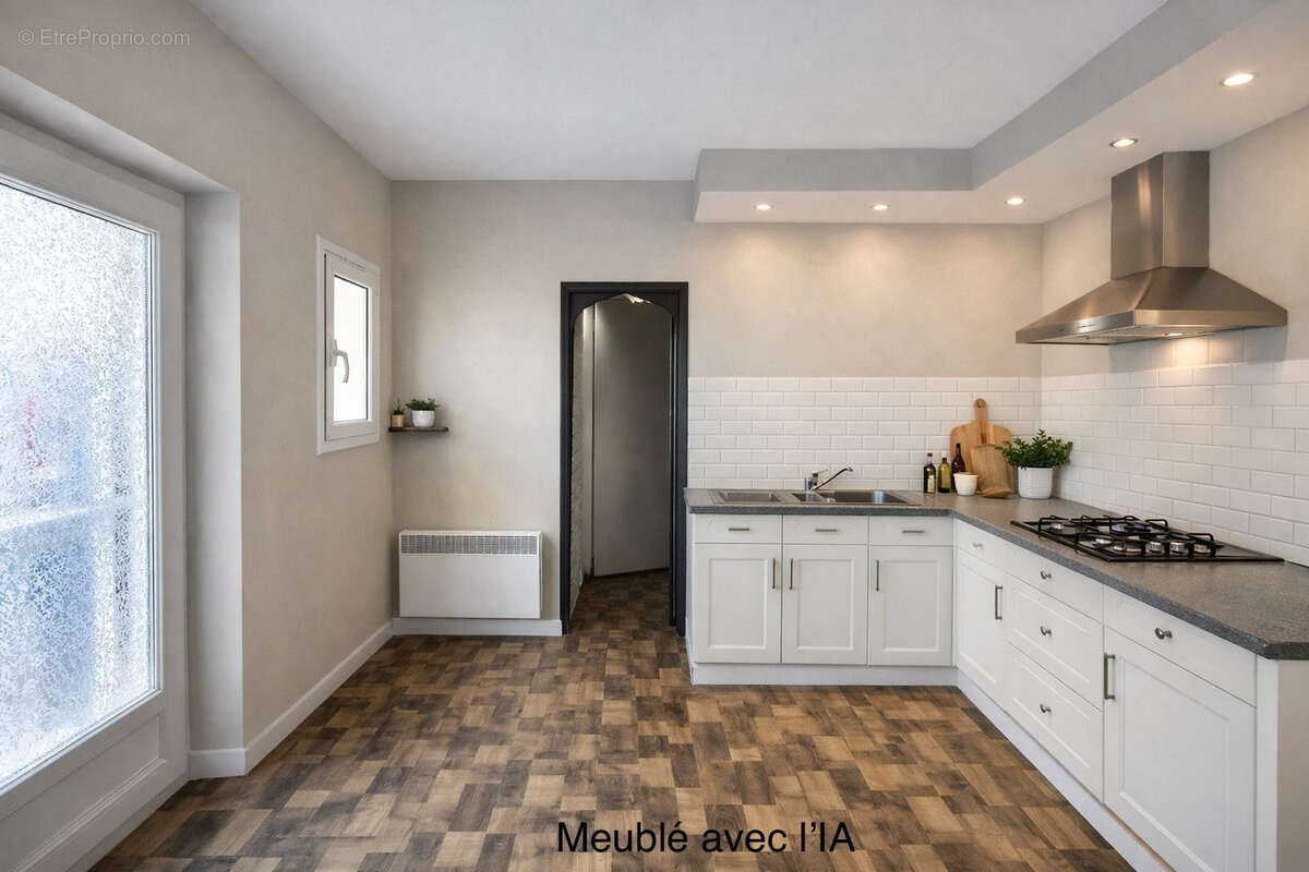 Maison à SAINT-LAURENT-D'AIGOUZE