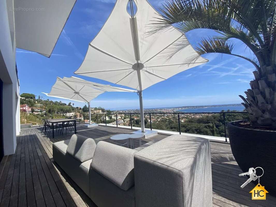 Maison à VALLAURIS