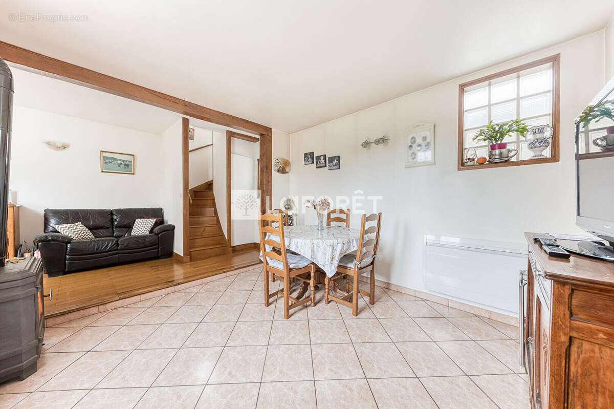 Maison à OZOIR-LA-FERRIERE