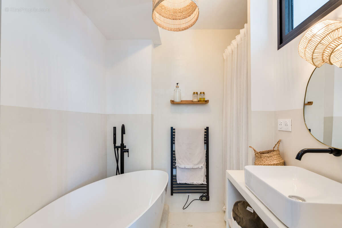 Appartement à MARSEILLE-7E