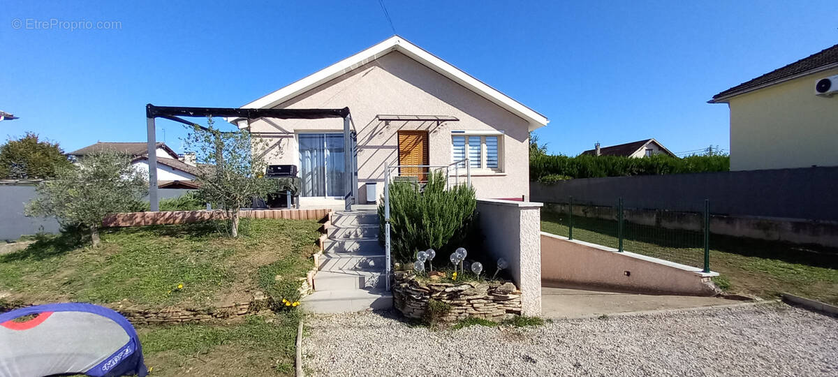 Maison à SAINT-ROMAIN-DE-JALIONAS