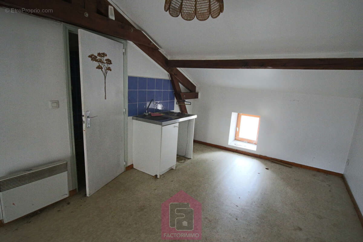 Maison de village avec possibilité  local commercial - photo 19