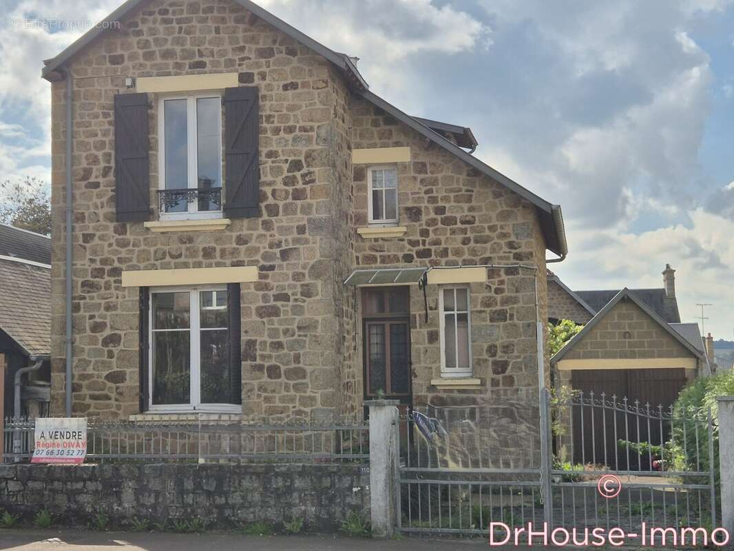 Maison à SAINT-HILAIRE-DU-HARCOUET