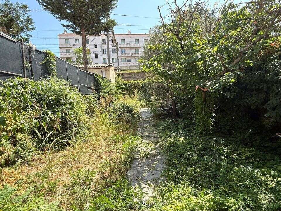 Maison à MARSEILLE-4E