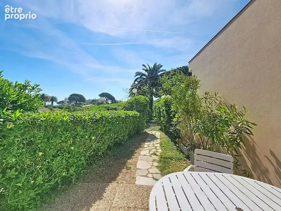 Magnifique appartement 2P en rez-de-jardin, 06600 Antibes "La Fontonne" - photo 3