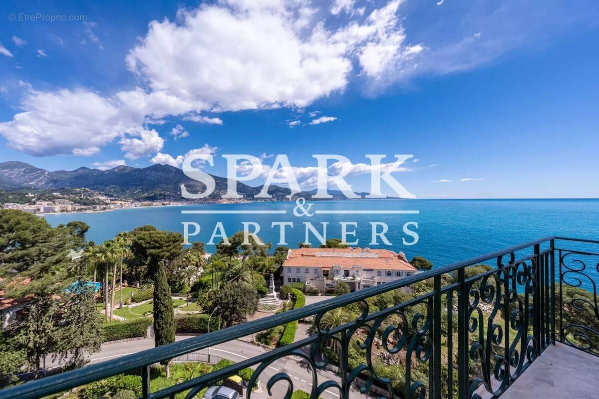 Appartement à ROQUEBRUNE-CAP-MARTIN