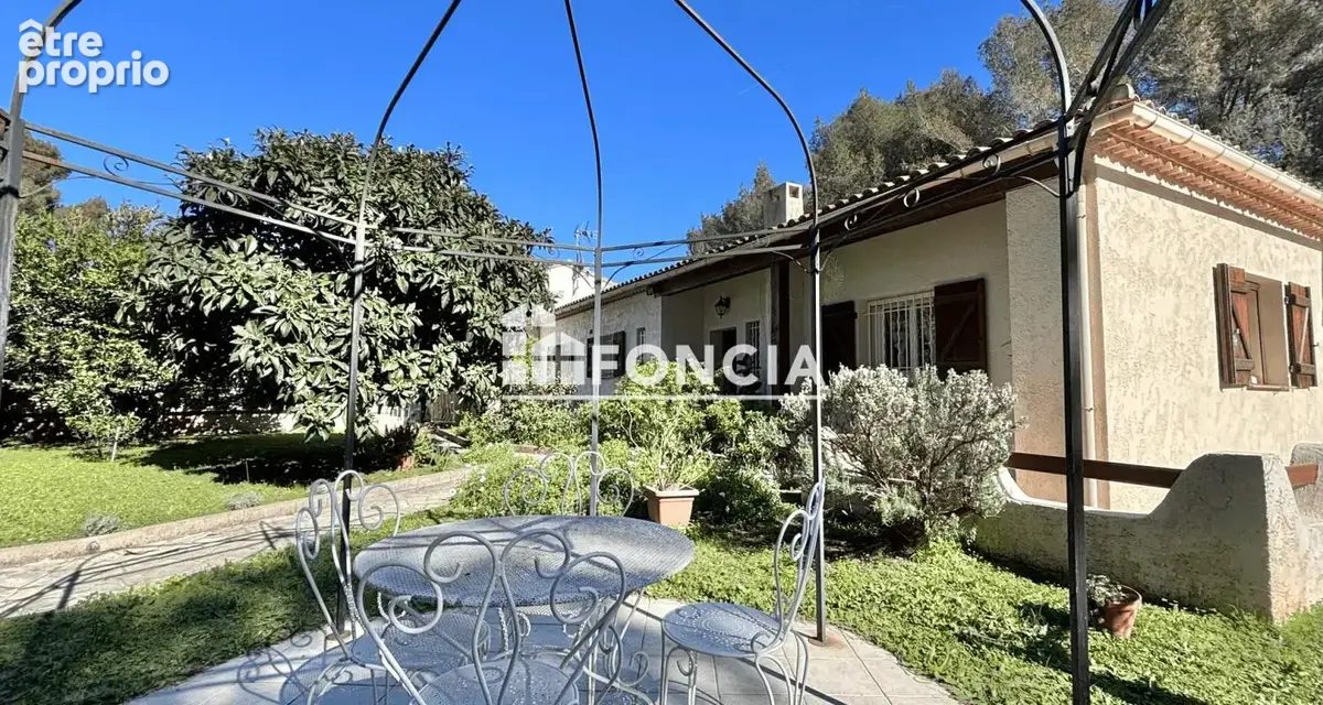 PROPRIETE avec annexes sur 3000m2 plat - photo 3