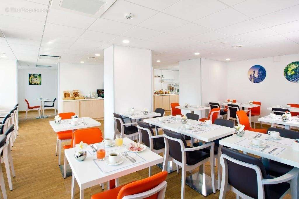 INVESTISSEMENT LOCATIF  Paris 19ème arrondissement  Résidence d'Affaires Residhome Appart Hôtel Paris Rosa Parks - 6,05 % de r - photo 5
