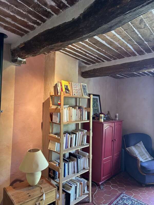 Bastide en pierres, dépendances, terrain plat, vue - photo 3