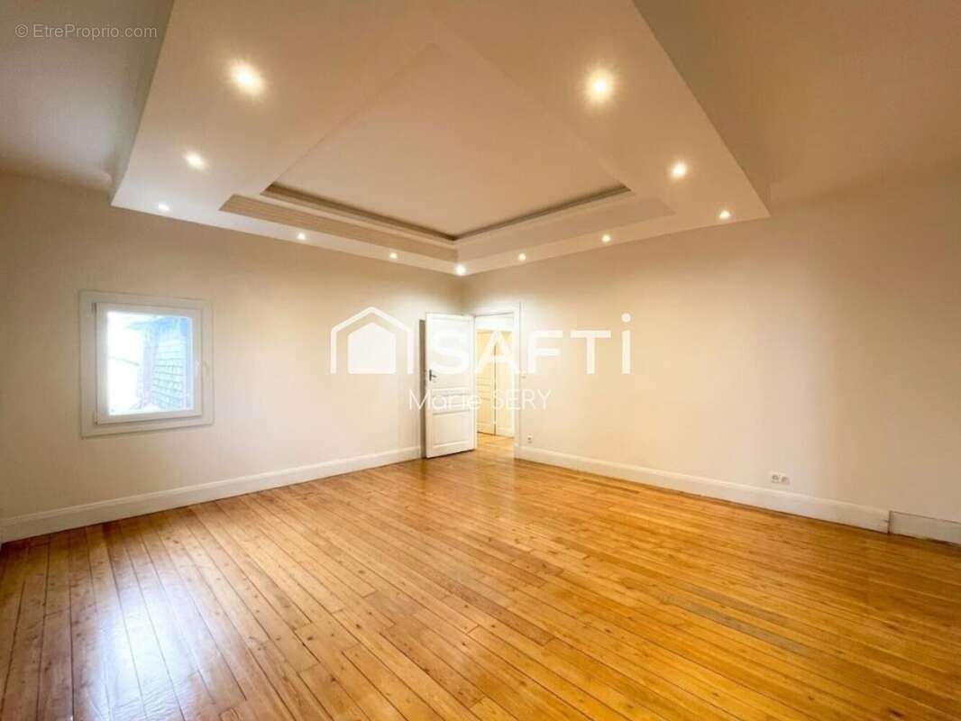 Maison 327 m² à Etrepagny  - photo 7