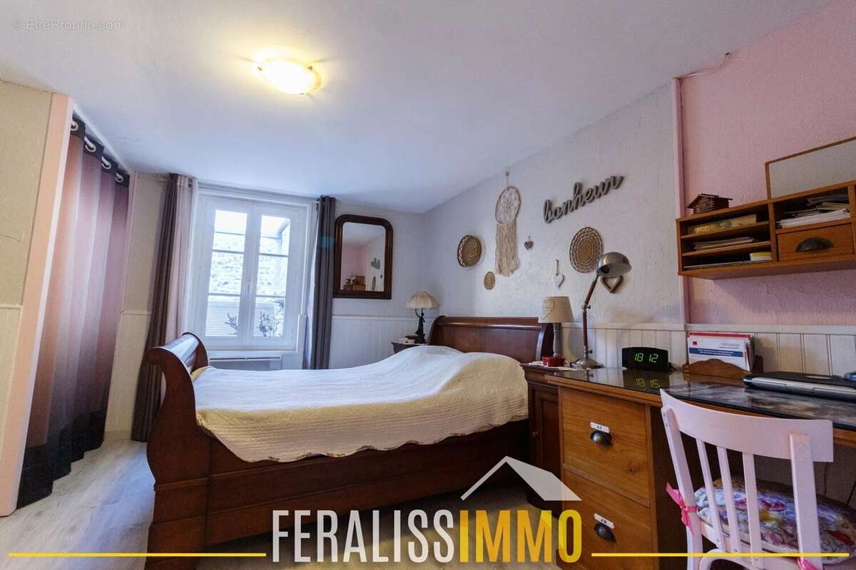 Maison à VAUX-SUR-SEINE