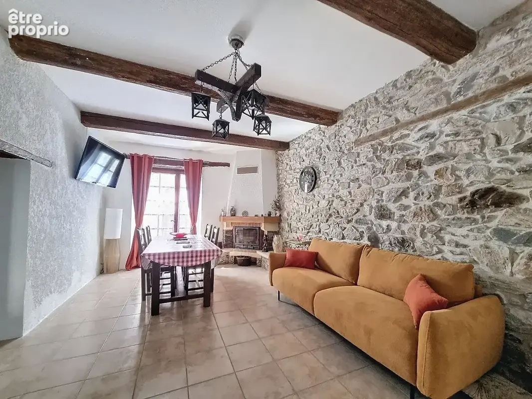Maison 250 m² à Saint-Nazaire-De-Ladarez  - photo 5