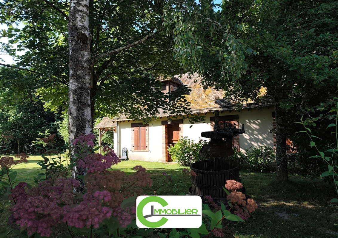 Maison à SEMUR-EN-VALLON