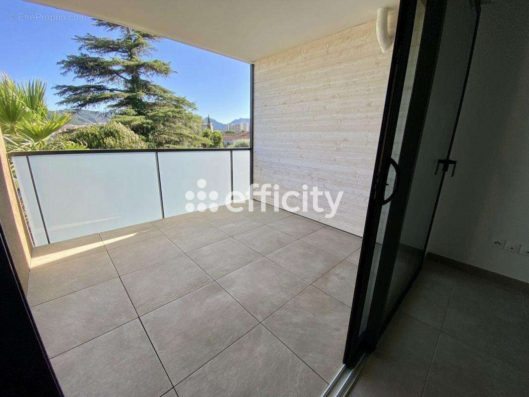 Appartement à MANDELIEU-LA-NAPOULE