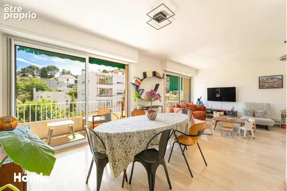 Rare à la vente : Superbe T5 traversant de 130 m² avec terrasse et vue dégagée - photo 7