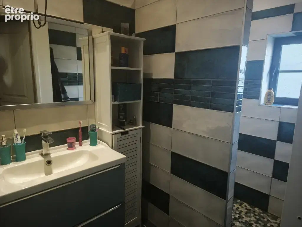 Maison 163 m2 rénovée + Dépendances pour faire des logements sur 4463 m2 - photo 7