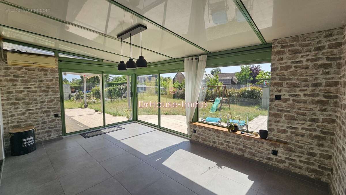 Maison 117 m² à Saint-Jean-Du-Bois  - photo 2