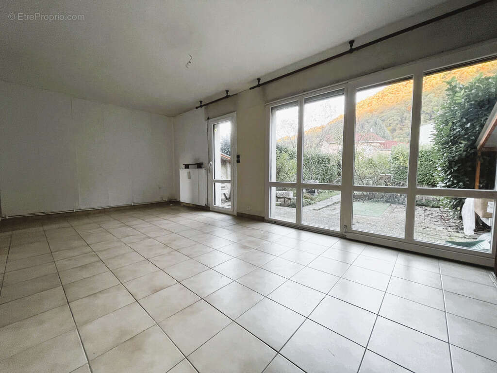 Appartement à DOMENE