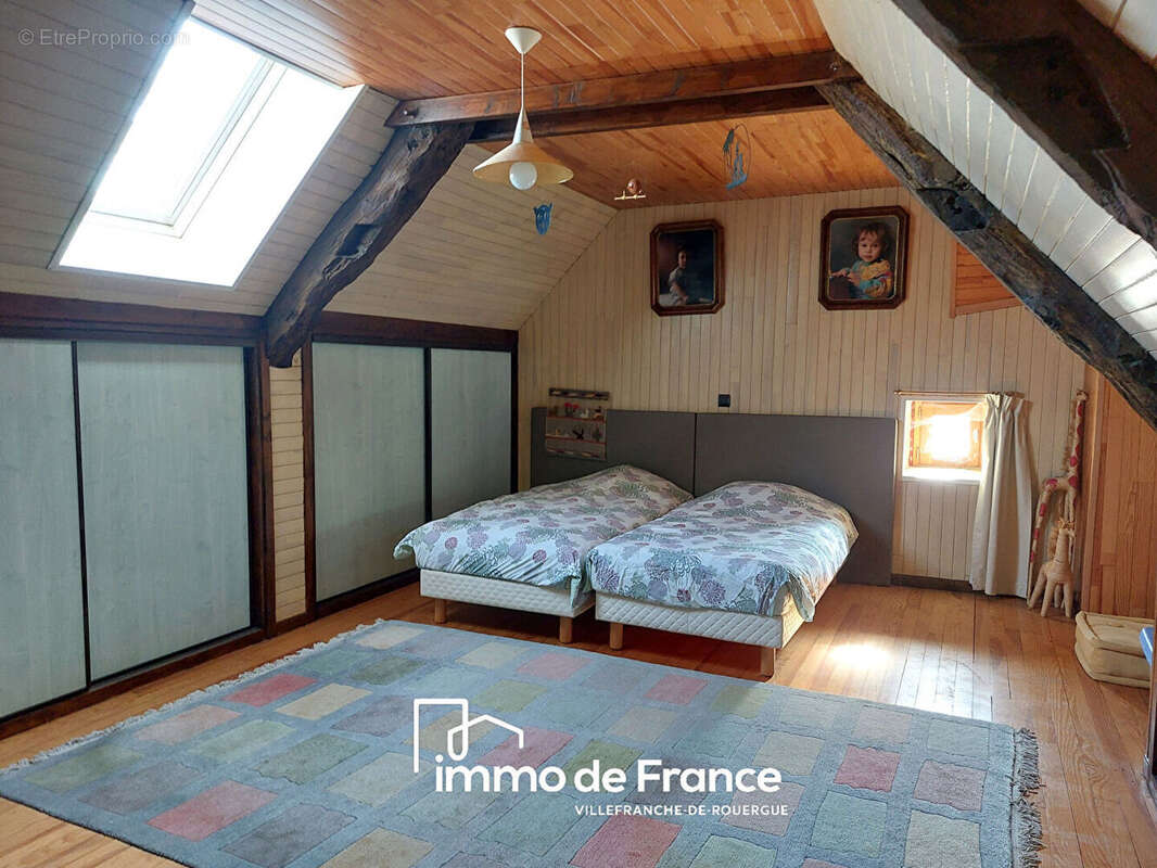 Ensemble immobilier en pierre avec terrain de 8 874 m² - photo 7