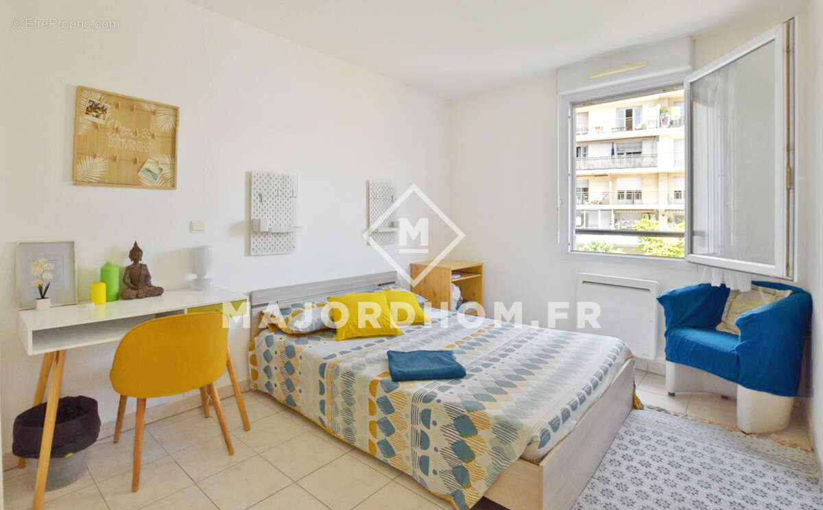 Appartement à MARSEILLE-5E