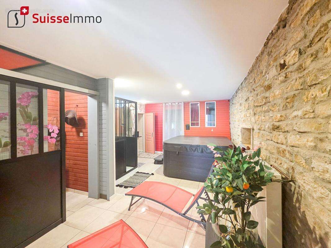 Maison à VALLEROIS-LE-BOIS