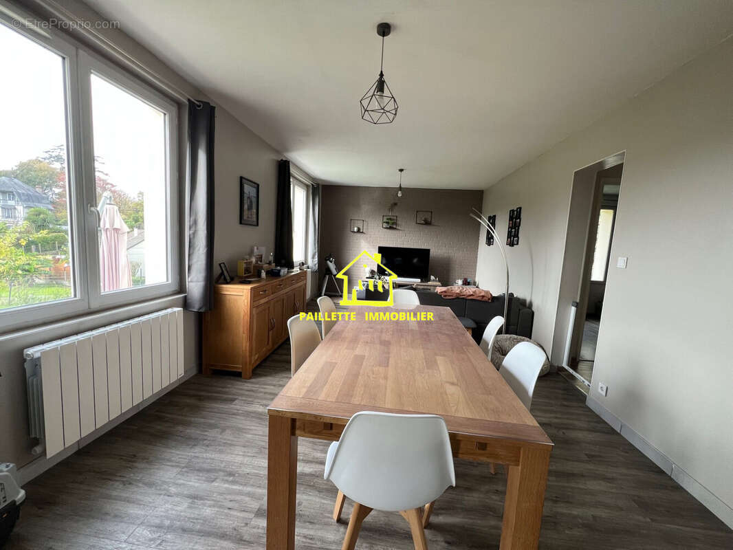 Maison à GRUCHET-LE-VALASSE