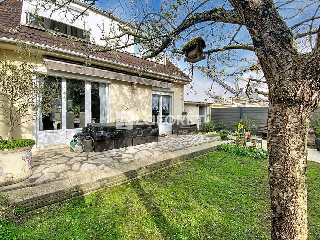 Maison à VERNEUIL-SUR-SEINE