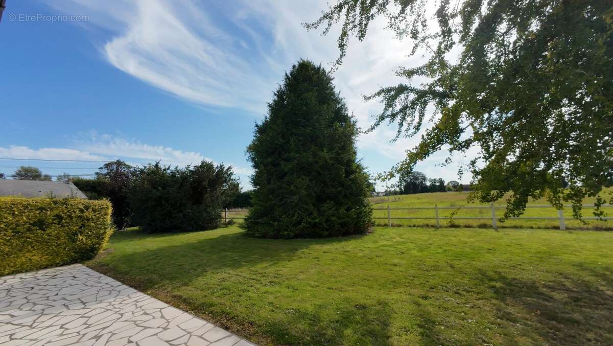 Maison à AVREMESNIL