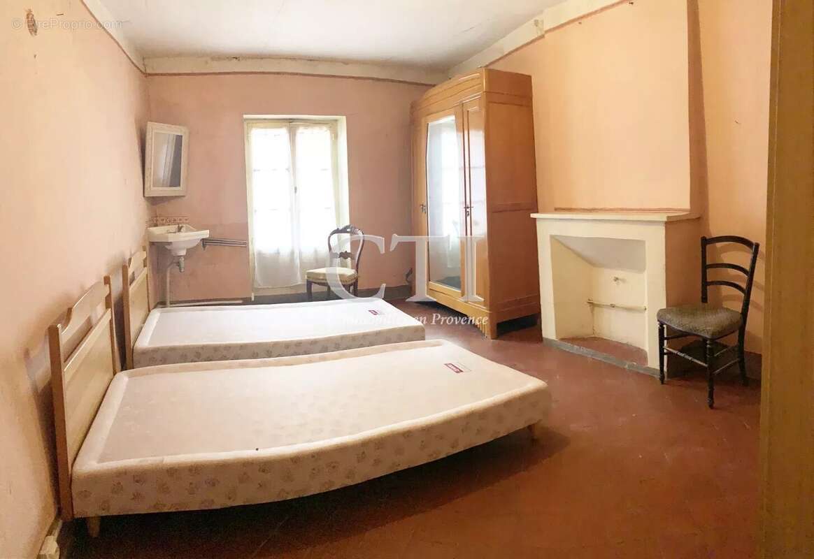 Maison à MIRABEL-AUX-BARONNIES