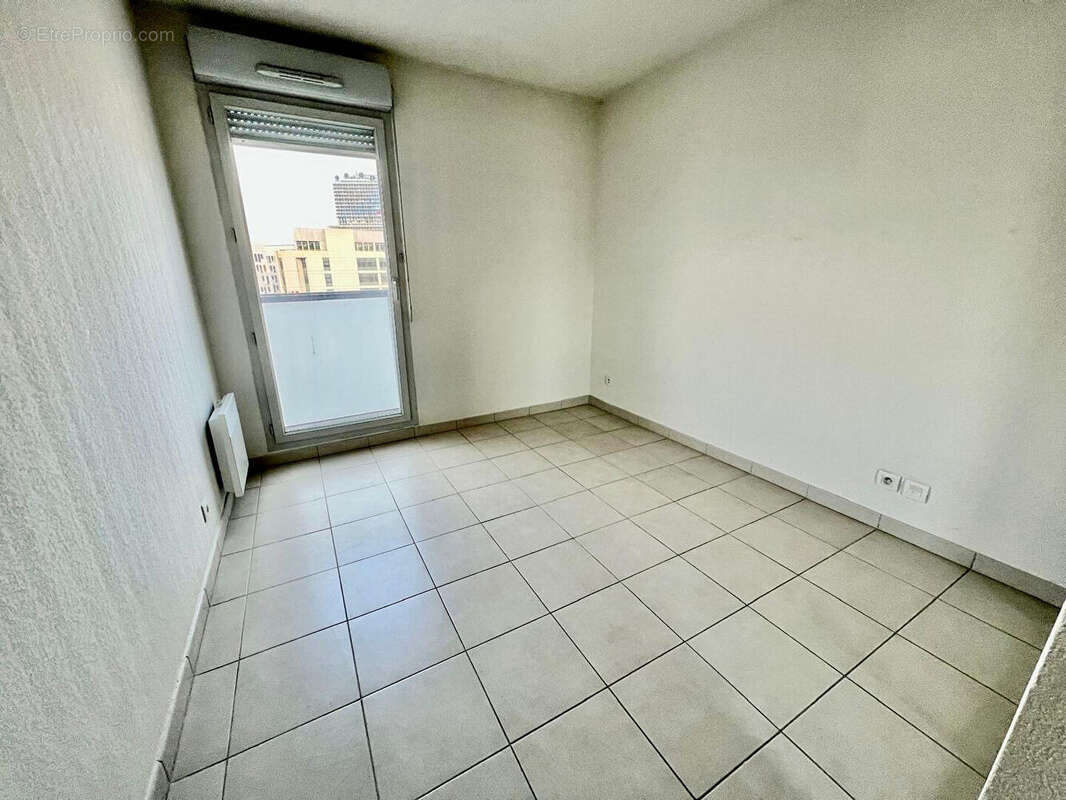 Appartement à MARSEILLE-2E