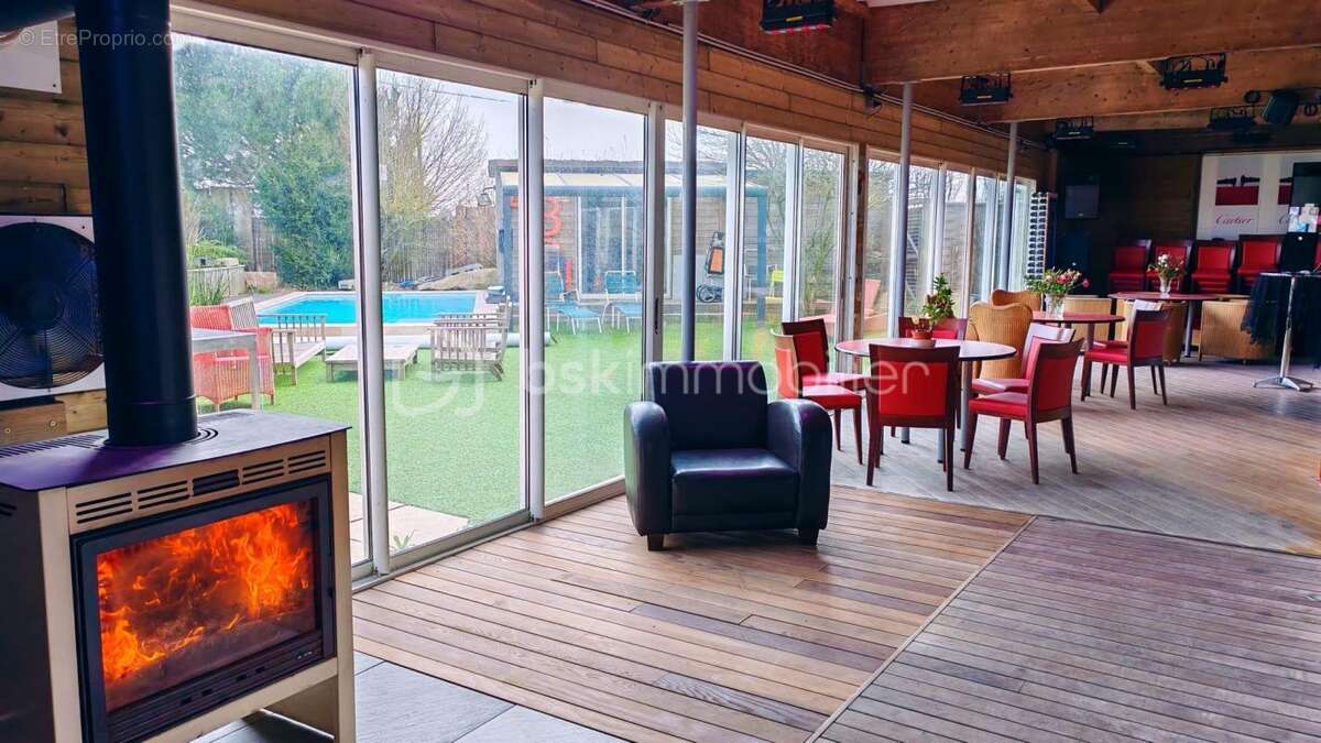 Commerce à NOGENT-LE-ROI