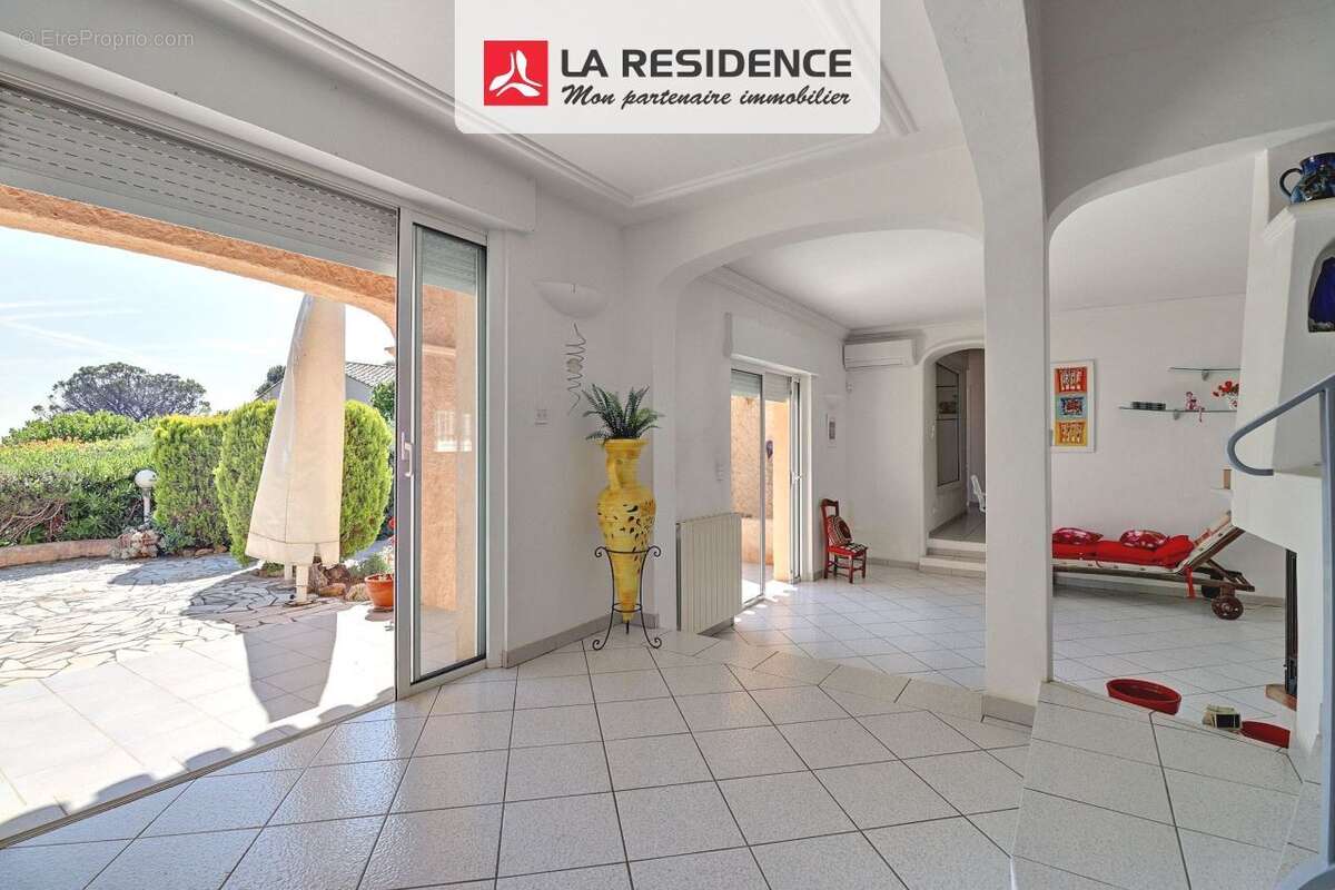 Maison à ROQUEBRUNE-SUR-ARGENS