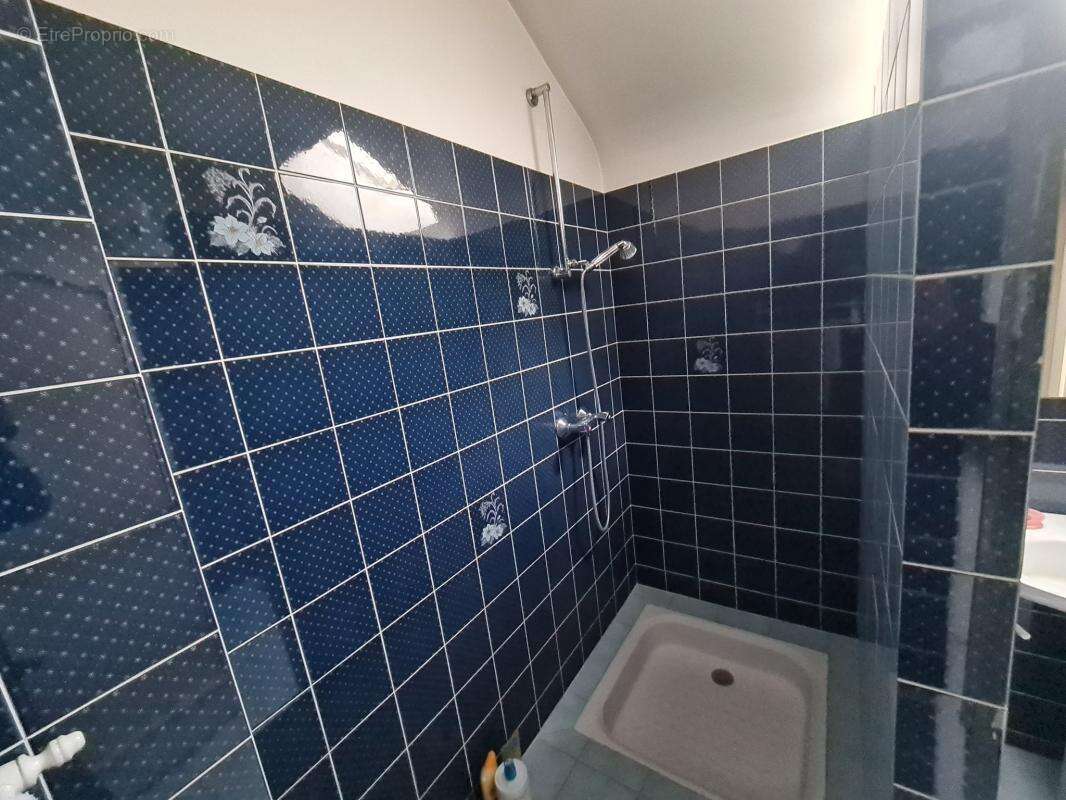 À vendre – T2 de 45 m² à rénover – Hypercentre de Melesse - photo 6