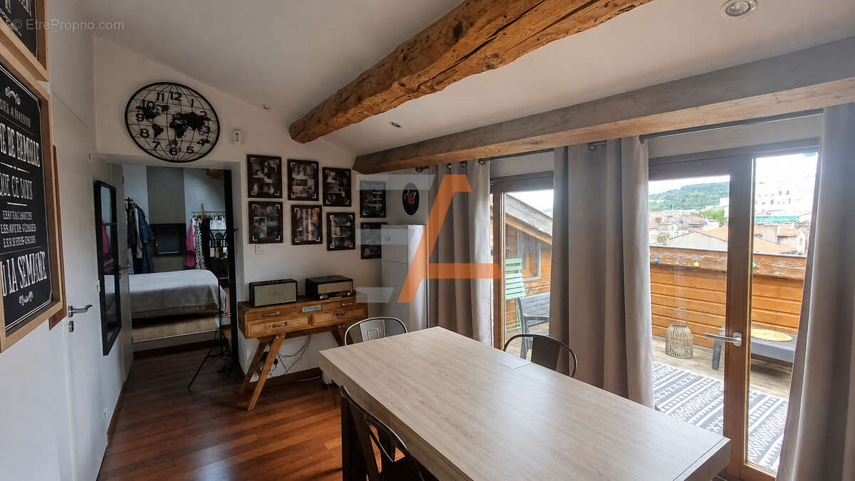 Appartement à SAINT-ETIENNE