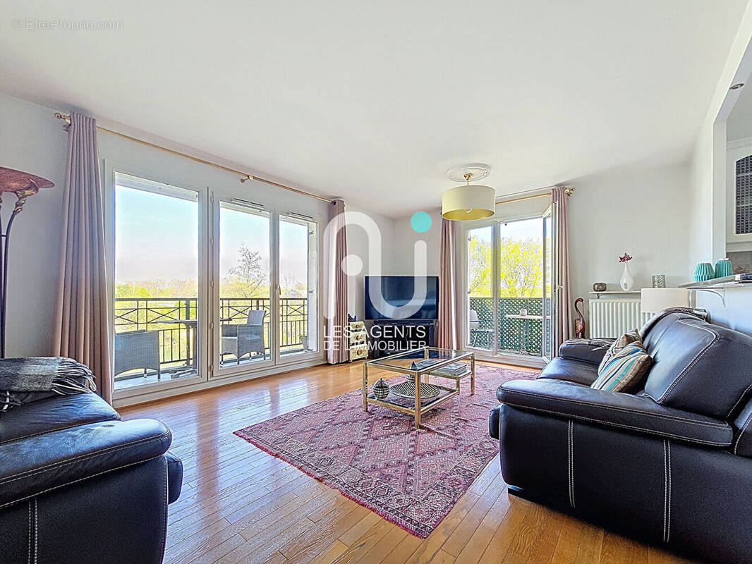 Appartement à VILLENEUVE-LA-GARENNE