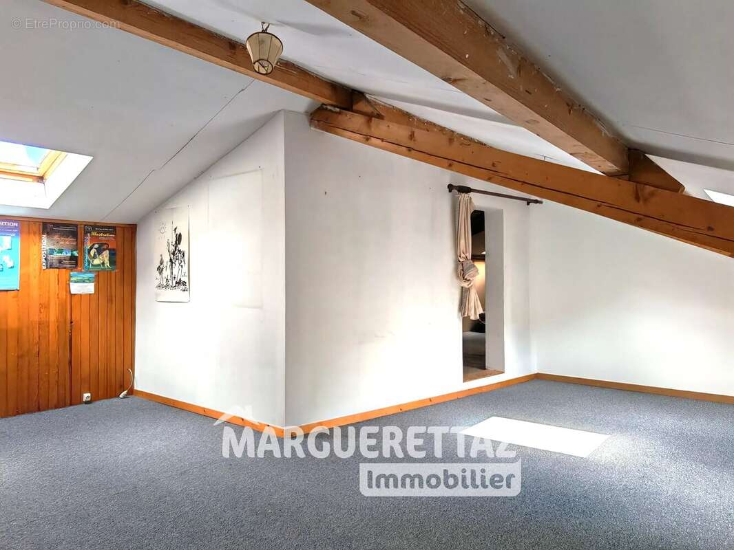 Maison à LA ROCHE-SUR-FORON