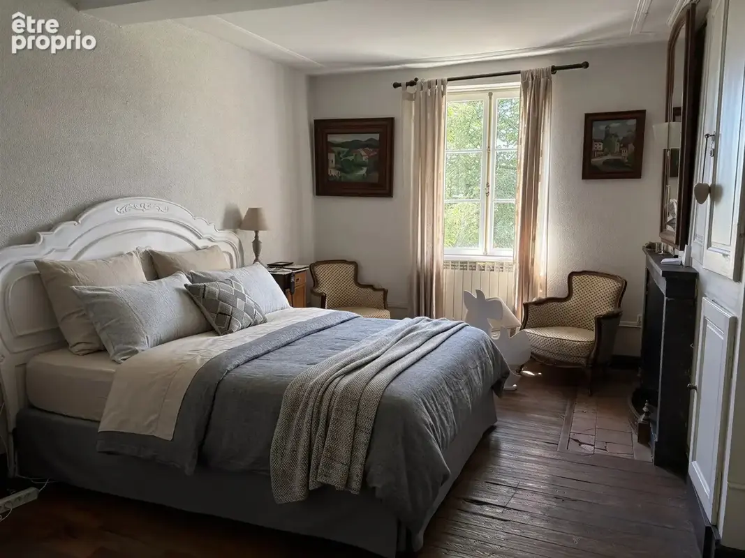 Maison familiale de caractère avec piscine et de nombreuses dépendances - photo 12