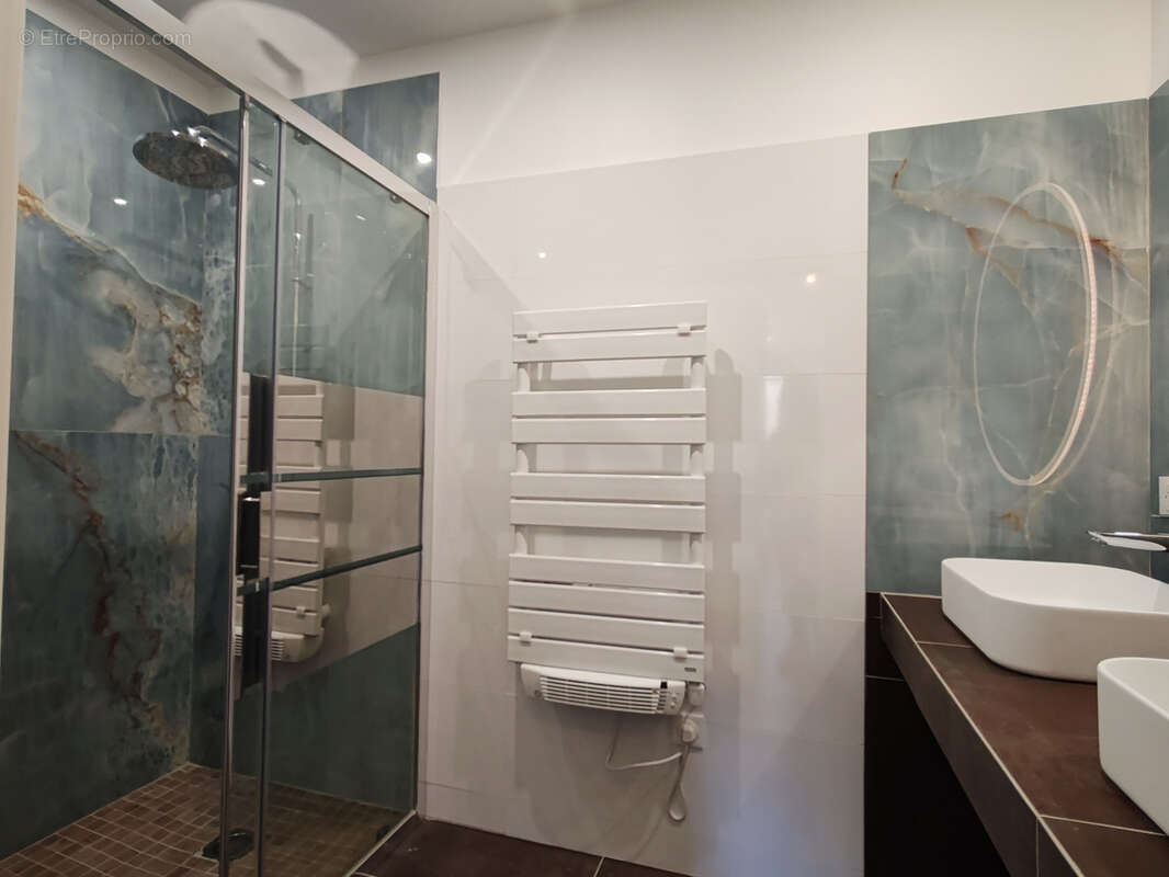 Appartement à LIVRON-SUR-DROME