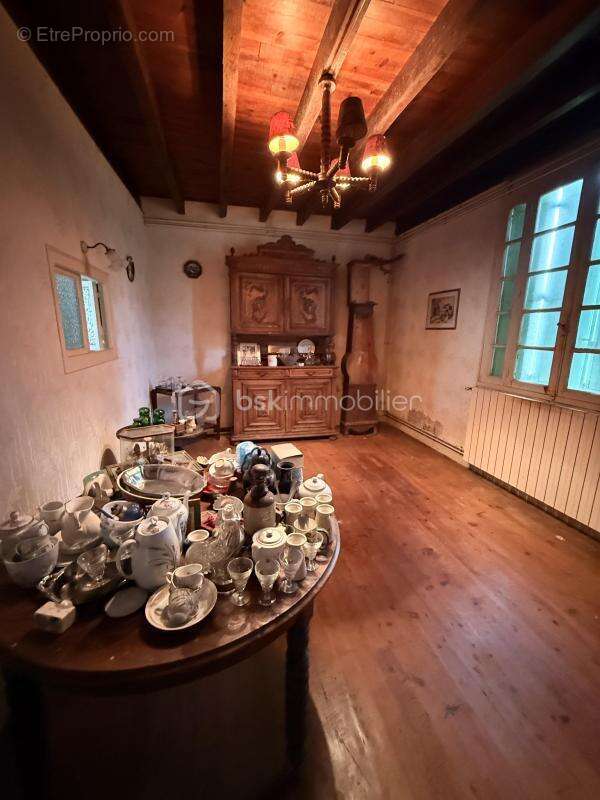 Maison de 172 m² - dépendances - 4172 m² de terrain - photo 4
