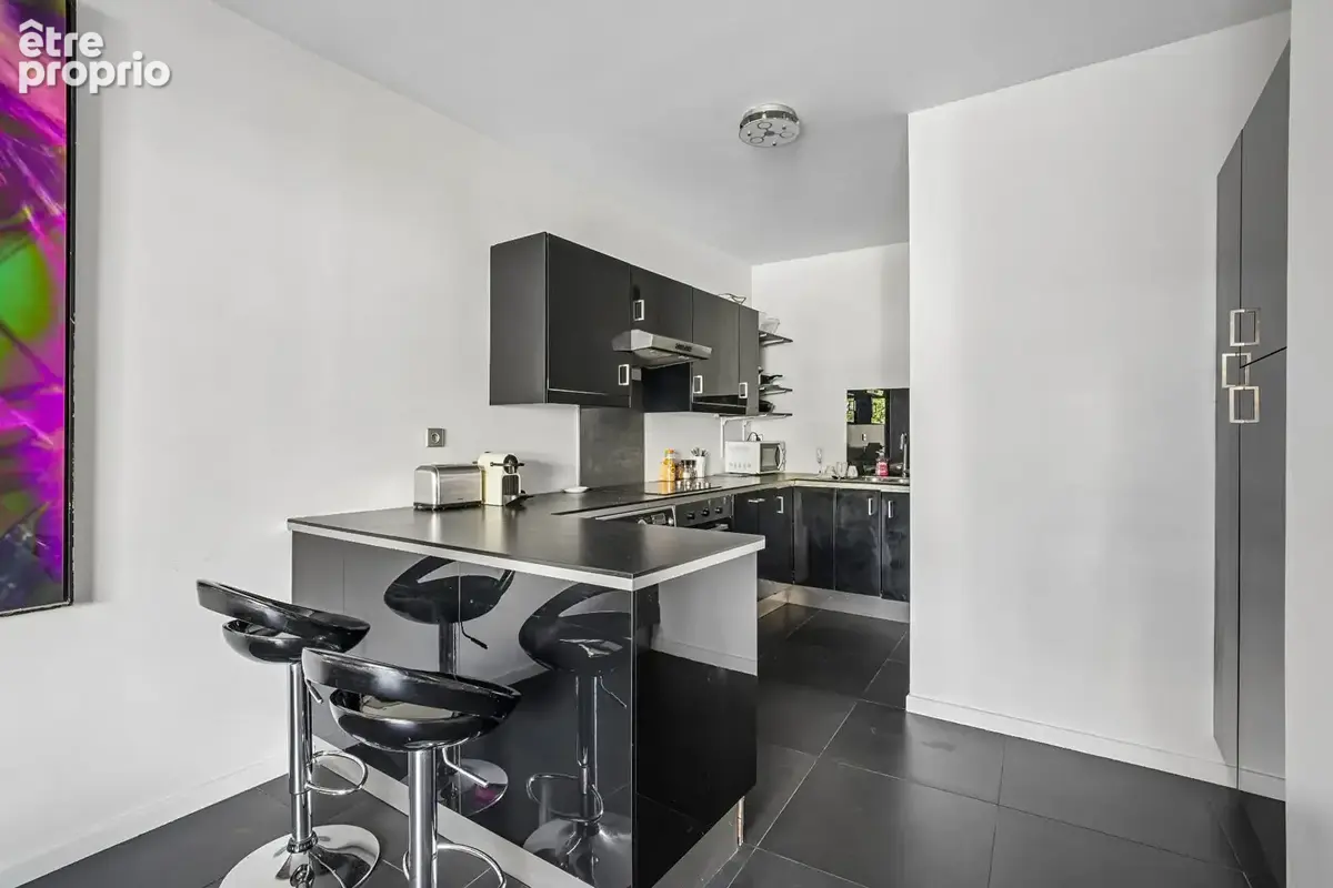 Paris xvi  lumineux 73 m² avec balcon sans vis-à-vis, parking et cave - photo 7