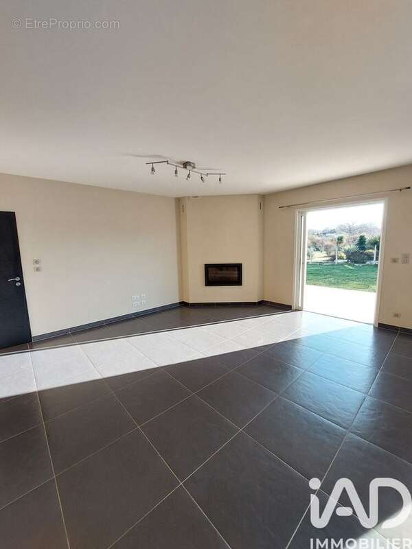 Photo 6 - Maison à OURSBELILLE