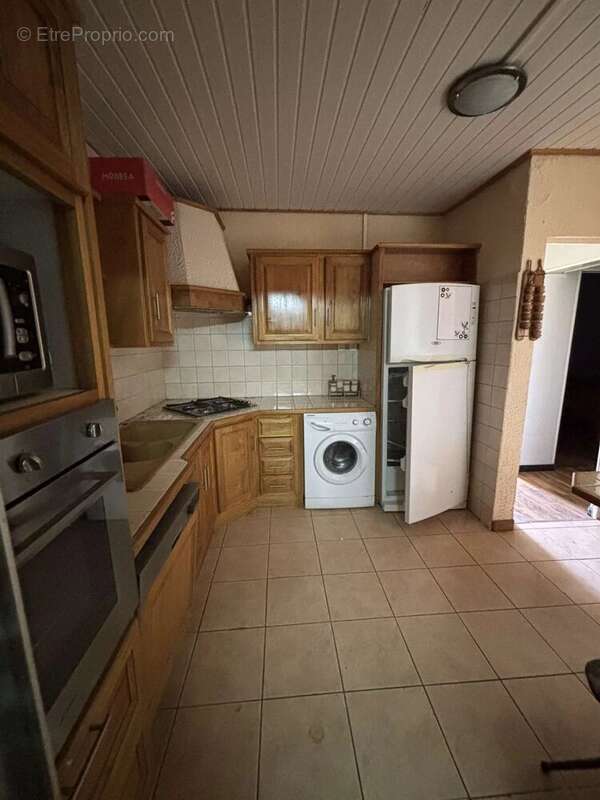 Maison - 10 pièces - 310 m² + 2 Dépendances - photo 2