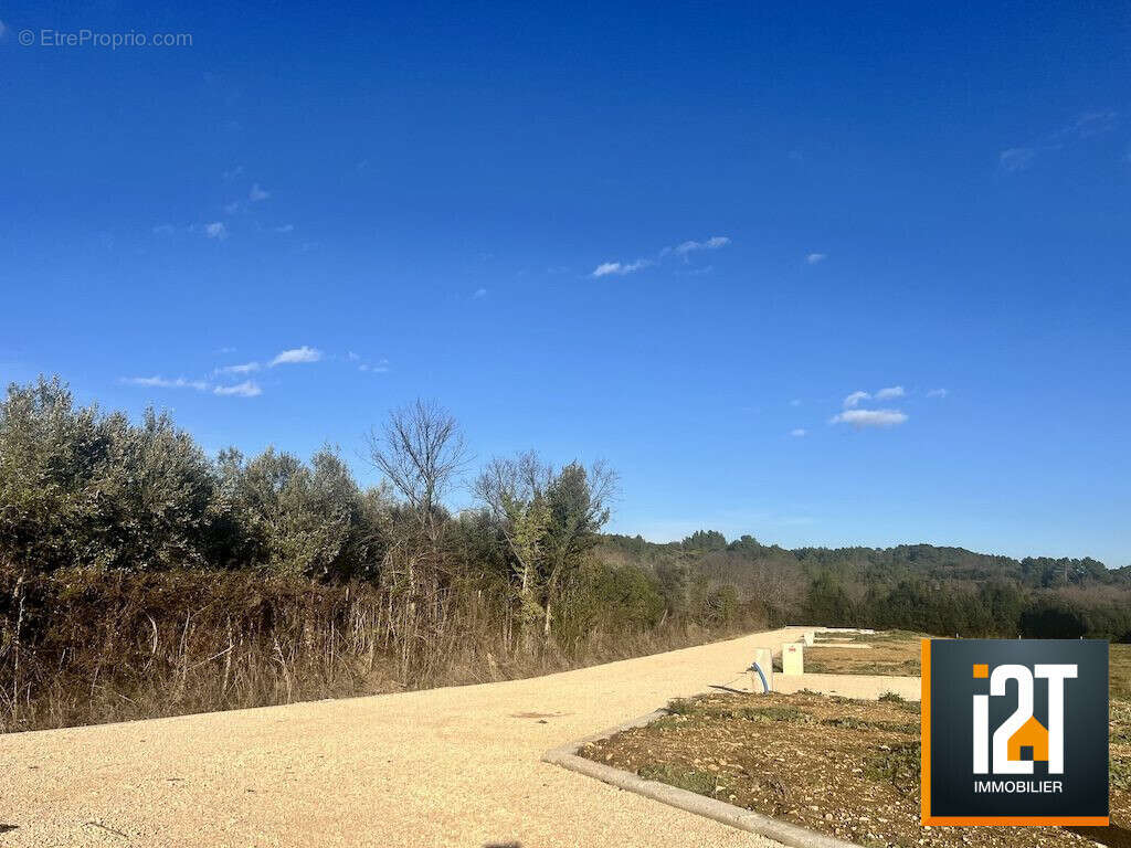 Terrain à UZES