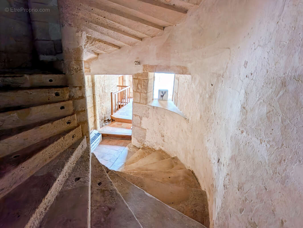 Commerce à SAINT-EMILION