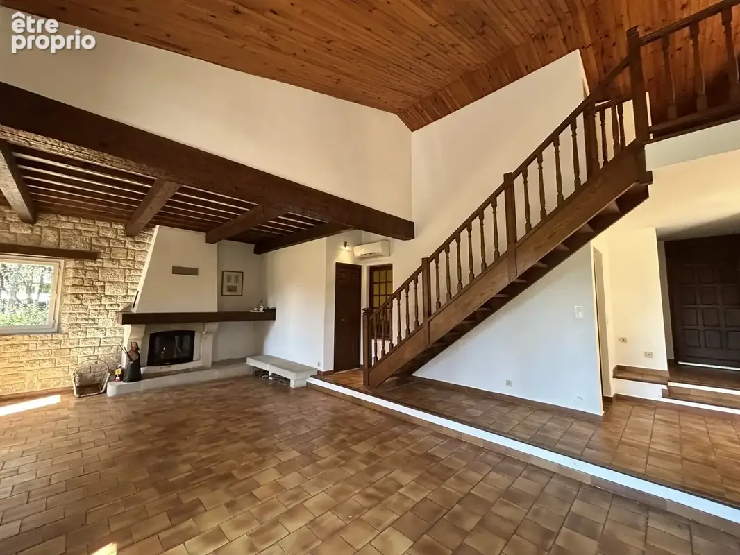 Maison 5 pièces 150 m² à vendre à La Tour-D'aigues (84240) - photo 3