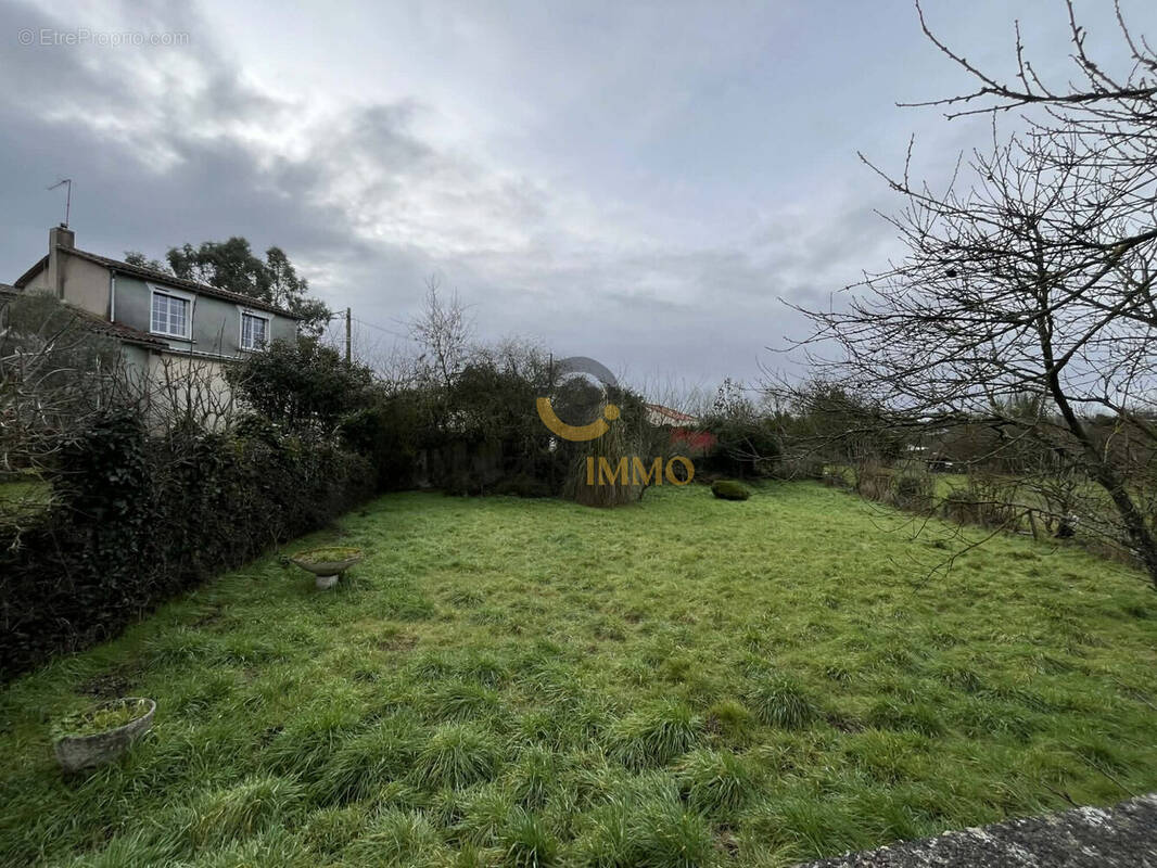 Terrain à BRESSUIRE